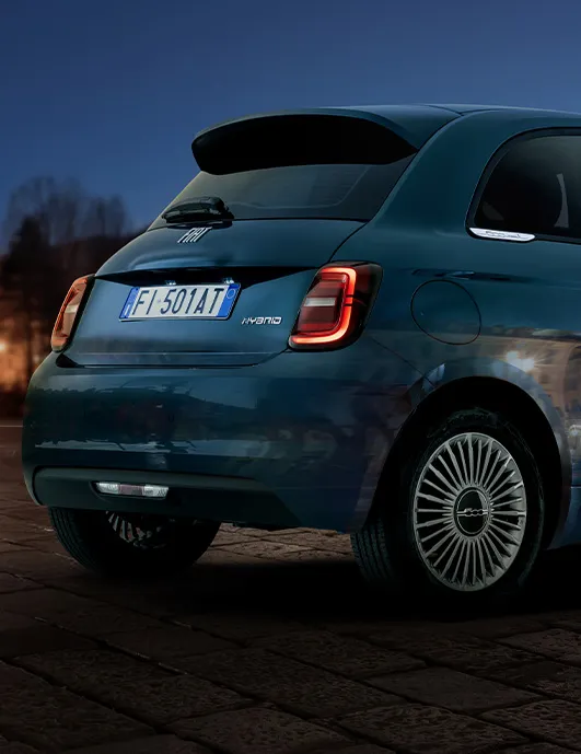 fiat 500 ibrida vista bagagliaio spazio torino